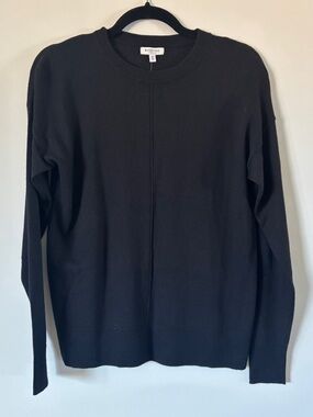 NEW WITH TAGS Reitmans Essentials Black Crewneck Sweater